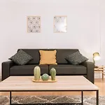 Contemporary 1Bd Apartment Saint Lazare!