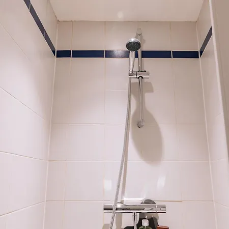 Contemporary 1bd Saint Lazare! * Parigi